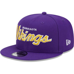 Minnesota Vikings New Era Main Script 9FIFTY Snapback Hat Purple | NFL