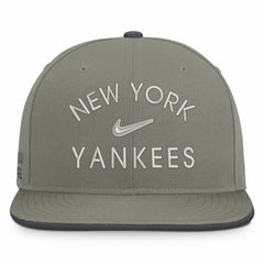 New York Yankees Nike Pro Dri-FIT Snapback Hat - MLB