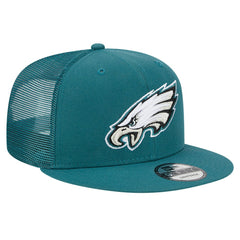 Philadelphia Eagles New Era Main Trucker 9FIFTY Snapback Hat Midnight Green | NFL