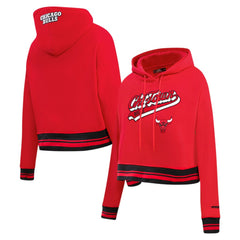 Chicago Bulls Pro Standard Women's Script Tail Cropped Pullover Hoodie Red - NBA
