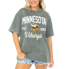 Minnesota Vikings Gameday Couture Women's Tackle Titan Boyfriend Washed T-Shirt Gray | NFL