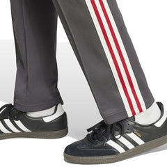 Manchester United Originals adicolor Track Pants Black | Adidas online