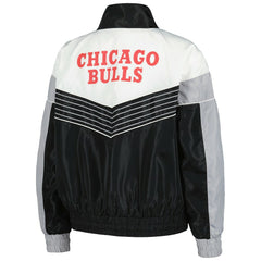 Chicago Bulls The Wild Collective Women's Courtside Half-Zip Track Jacket Black - NBA