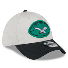 Philadelphia Eagles New Era 2024 Sideline Historic 39THIRTY Flex Hat Stone/Black | NFL