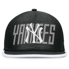 New York Yankees Fanatics Let's Glow Line Drive Snapback Hat - MLB