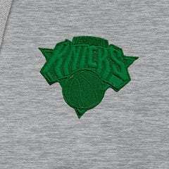 New York Knicks Antigua St. Patrick's Day Victory Raglan Pullover Hoodie Heather Gray - NBA