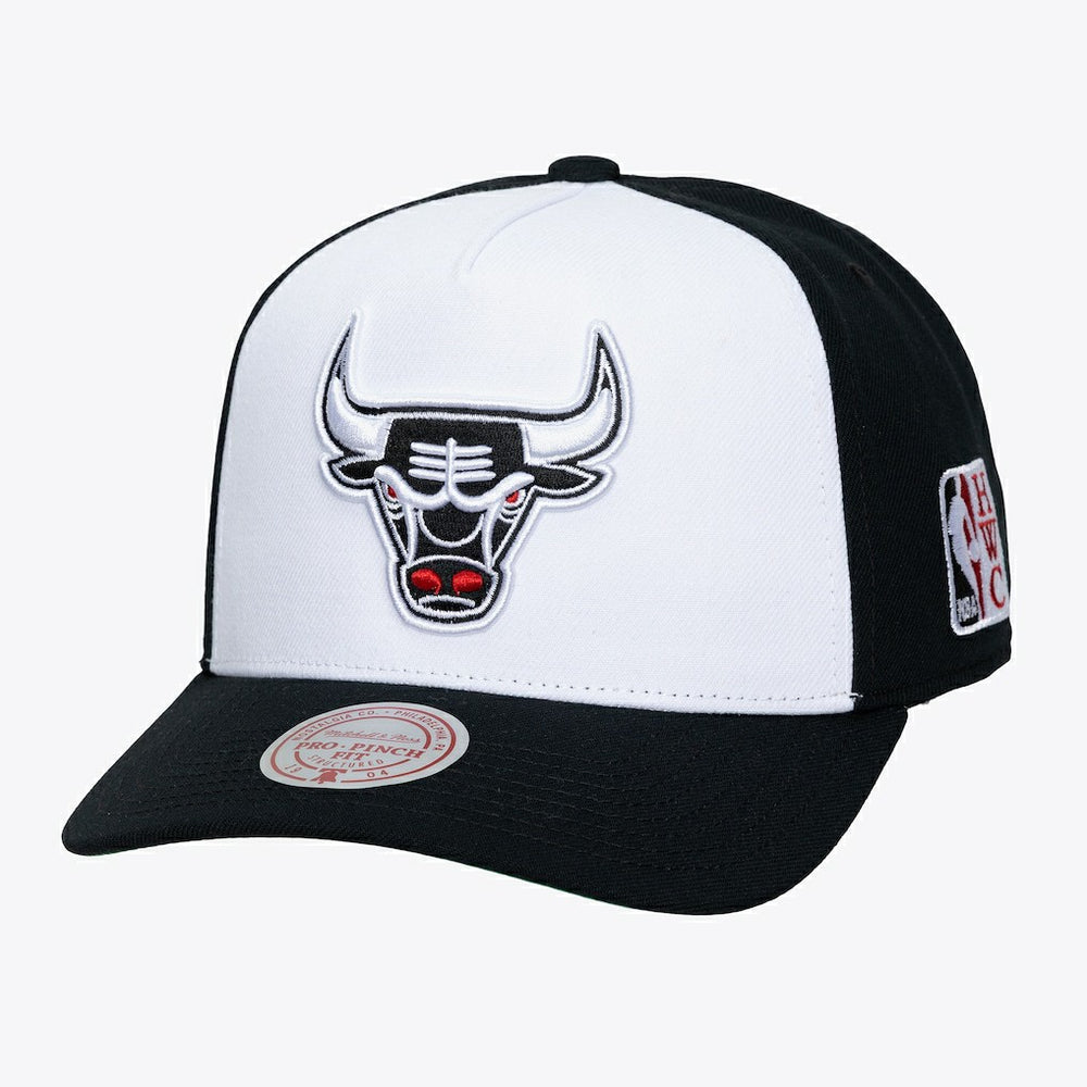 Chicago Bulls Hardwood Classics Legendary Away Pro-Pinch Adjustable Hat White - NBA