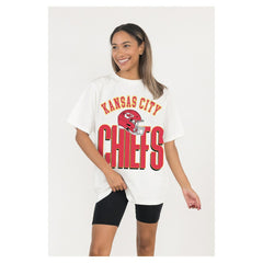 Kansas City Chiefs Gameday Couture Women's Oversized Classic Fierce Focus T-Shirt White | NFL