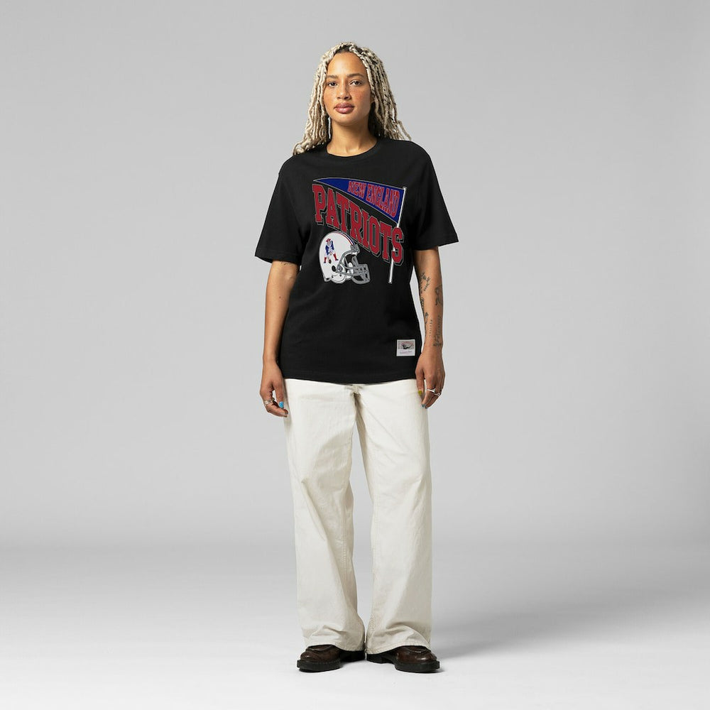 New England Patriots Women's Team Dynamic Boyfriend T-Shirt Black | Mitchell & Ness