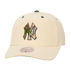 New York Yankees Mitchell & Ness Unisex Camo Logo Pro Crown Snapback Hat - MLB