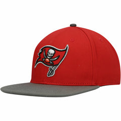 Tampa Bay Buccaneers Pro Standard 2Tone Snapback Hat Red/Pewter | NFL