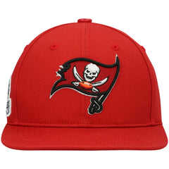 Tampa Bay Buccaneers Pro Standard Logo II Snapback Hat Red | NFL