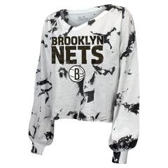 Brooklyn Nets Majestic Threads Women's Aquarius Tie-Dye Cropped V-Neck Long Sleeve T-Shirt White/Black - NBA