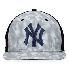 New York Yankees Majestic Smoke Dye Snapback Hat - MLB