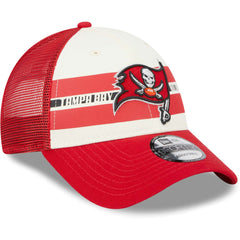 Tampa Bay Buccaneers New Era Team Stripe Trucker 9FORTY Snapback Hat Cream/Red | NFL