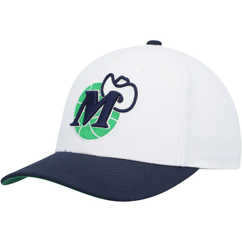 Dallas Mavericks Hardwood Classics Core 2-Tone 2.0 Pro Snapback Hat White/Navy - NBA