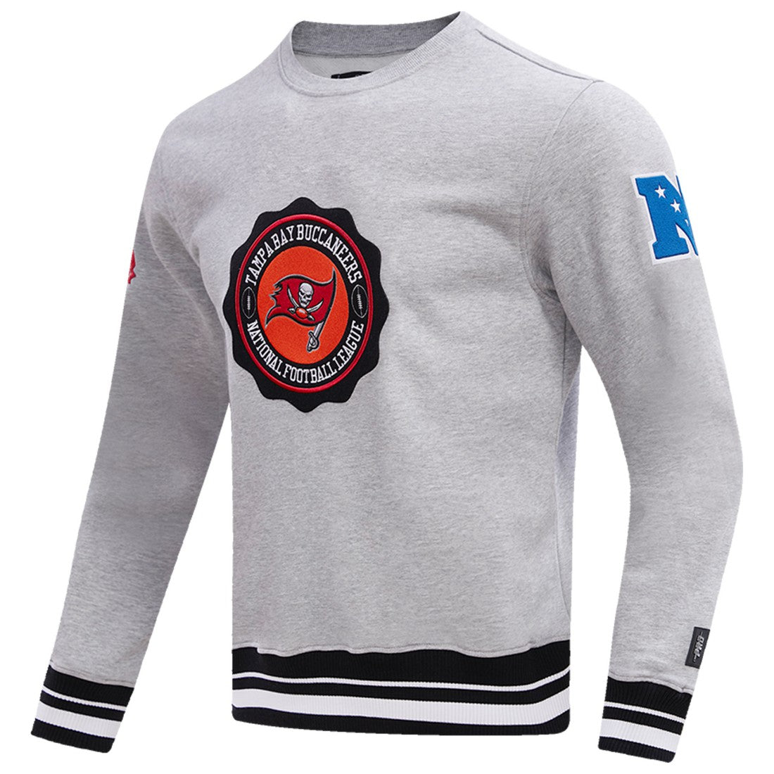 Tampa Bay Buccaneers Pro Standard Crest Emblem Pullover Sweatshirt Heather Gray | NFL