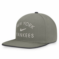 New York Yankees Nike Pro Dri-FIT Snapback Hat - MLB