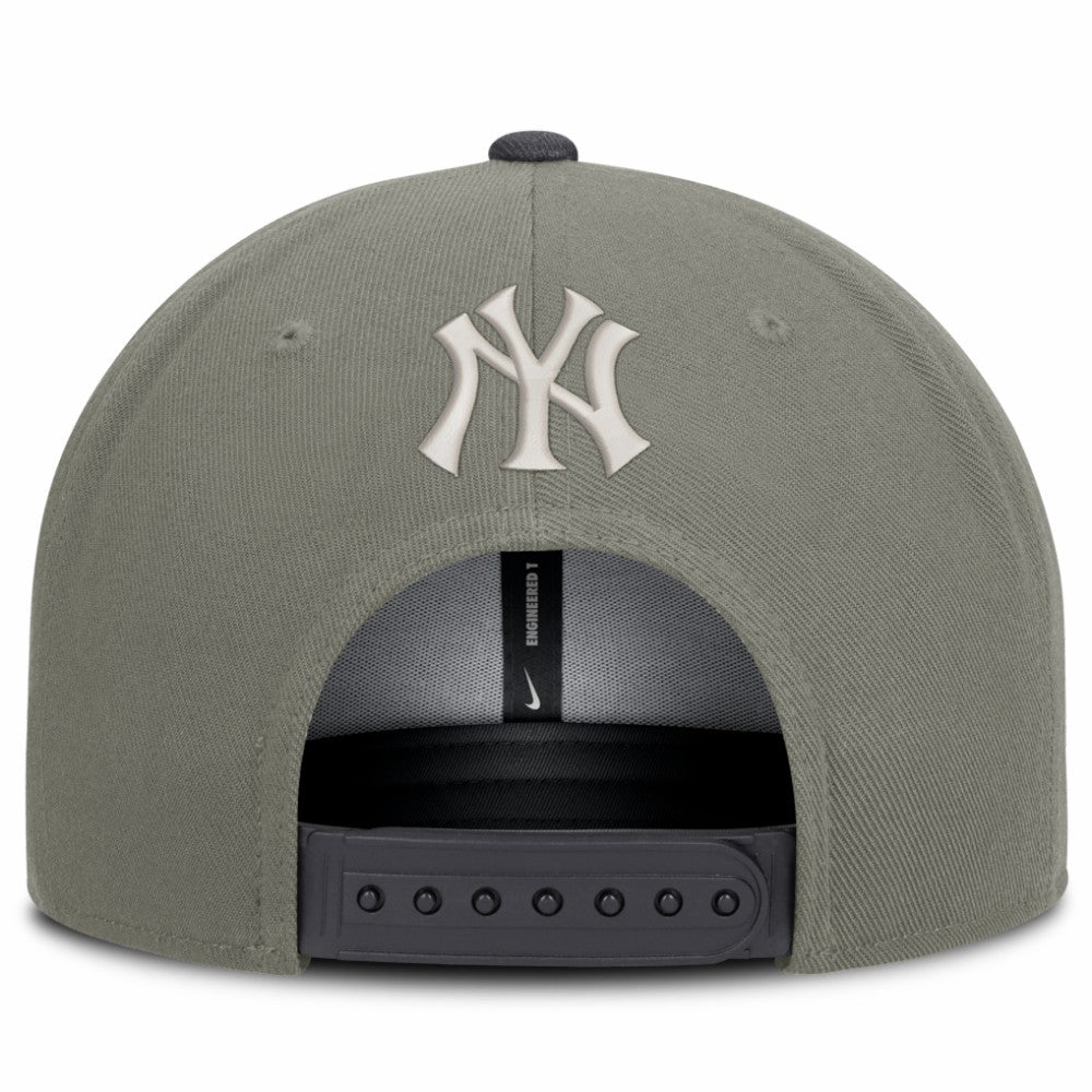 New York Yankees Nike Pro Dri-FIT Snapback Hat - MLB