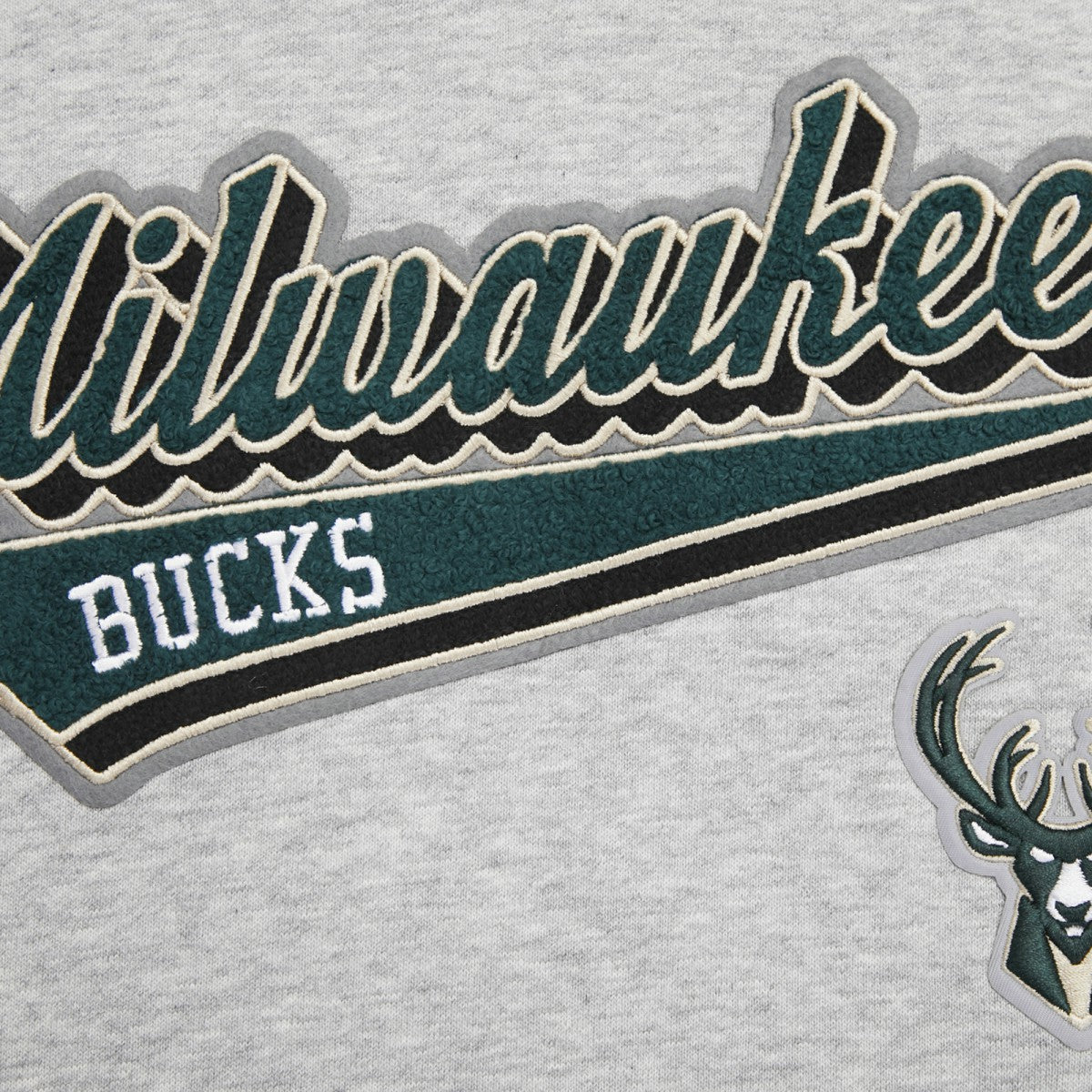 Milwaukee Bucks Pro Standard Women's Script Tail Cropped Pullover Hoodie Heather Gray - NBA