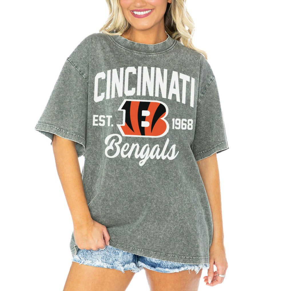 Cincinnati Bengals Gameday Couture Women's Tackle Titan Boyfriend Washed T-Shirt Gray | NFL