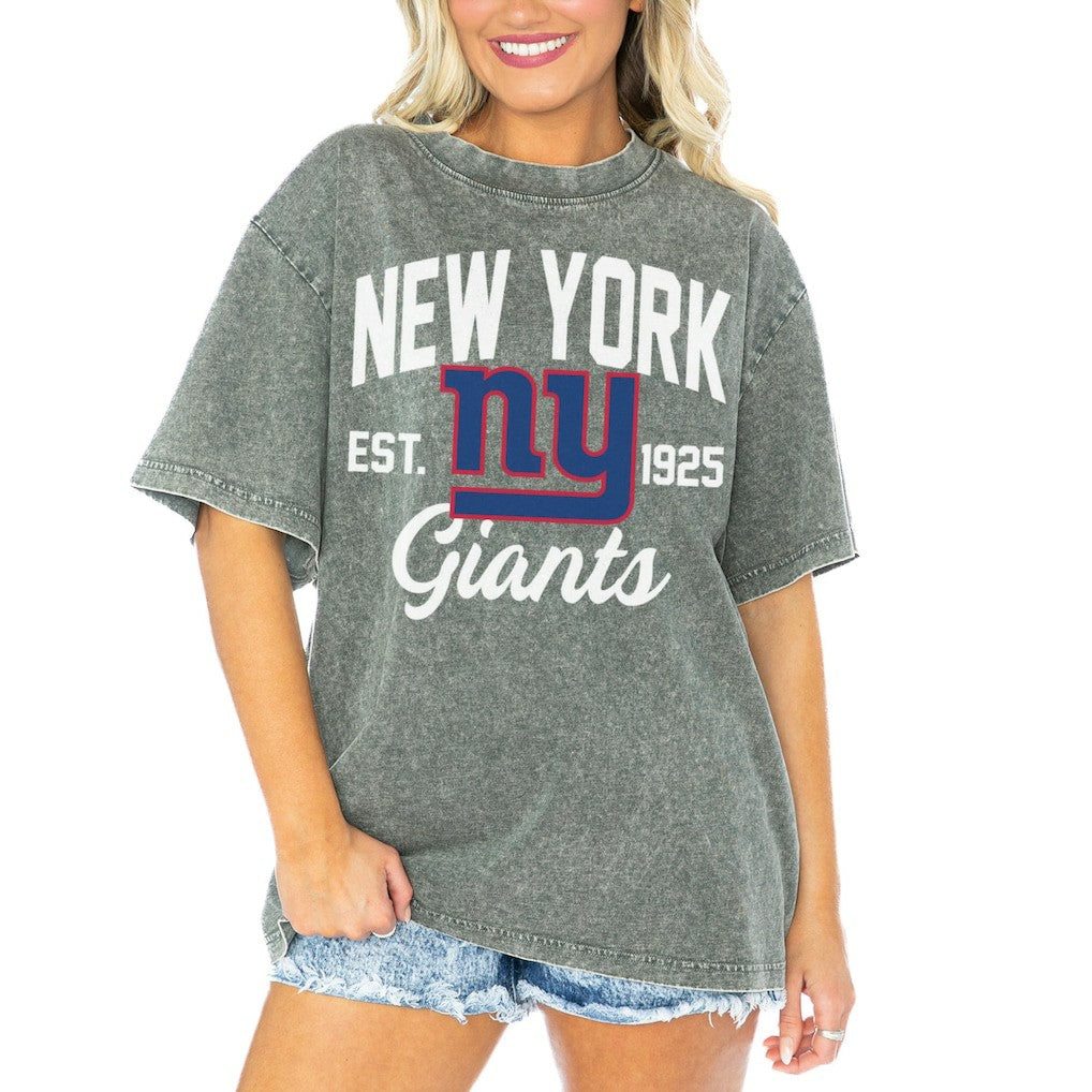 New York Giants Gameday Couture Women's Tackle Titan Boyfriend Washed T-Shirt Gray | NFL