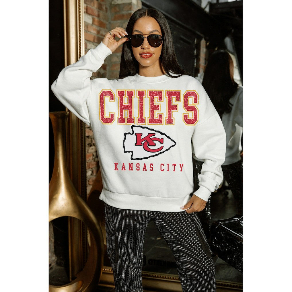 Kansas City Chiefs Gameday Couture Women's Sunday Drives Oversized Crewneck Pullover Sweatshirt – White | NFL