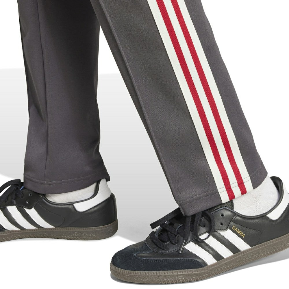 Manchester United Originals adicolor Track Pants Black | Adidas online