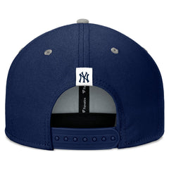 New York Yankees Fanatics Fundamental Bold Snapback Hat - MLB