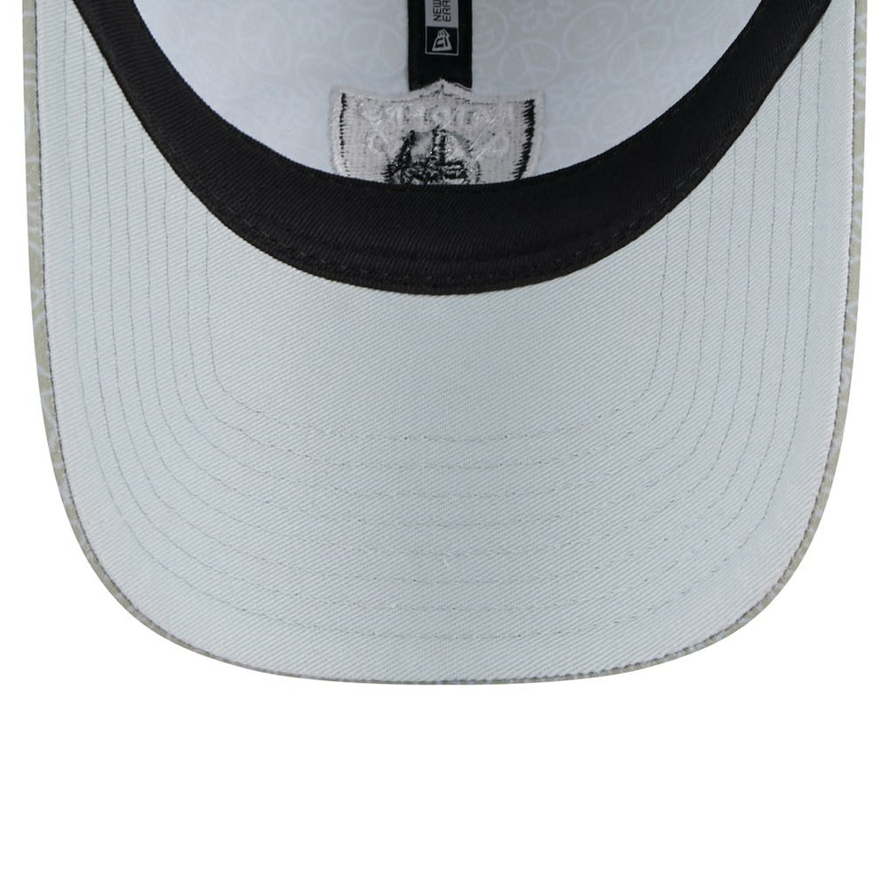 Las Vegas Raiders New Era Women's Smiley 9TWENTY Adjustable Hat Silver | NFL