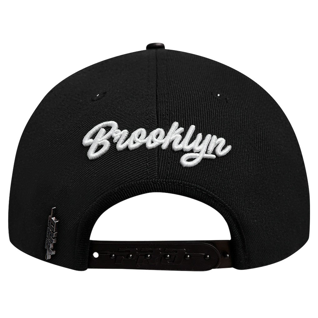 Brooklyn Nets Pro Standard Paint the City Pinch Front Snapback Hat Black - NBA