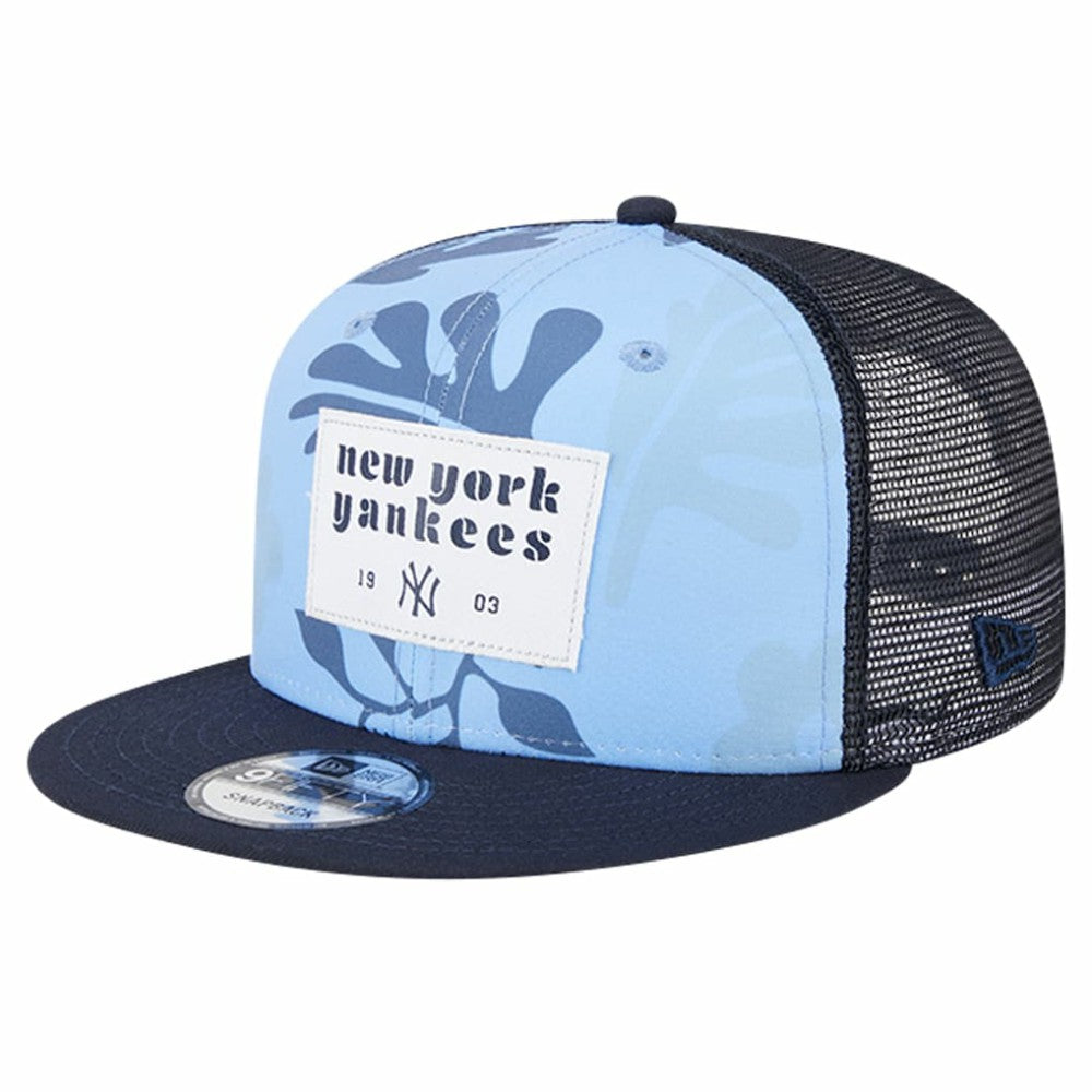 New York Yankees New Era Bikini Bottom Trucker 9FIFTY Snapback Hat - MLB