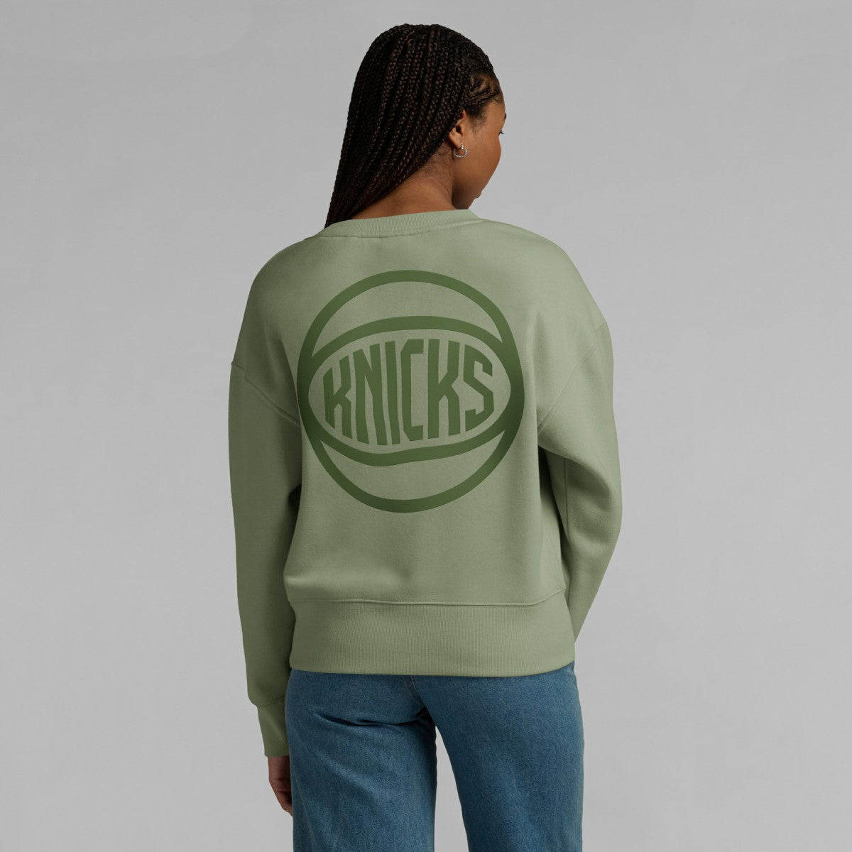 New York Knicks Women's Elements Flow Pullover Sweatshirt Olive - NBA