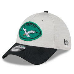 Philadelphia Eagles New Era 2024 Sideline Historic 39THIRTY Flex Hat Stone/Black | NFL