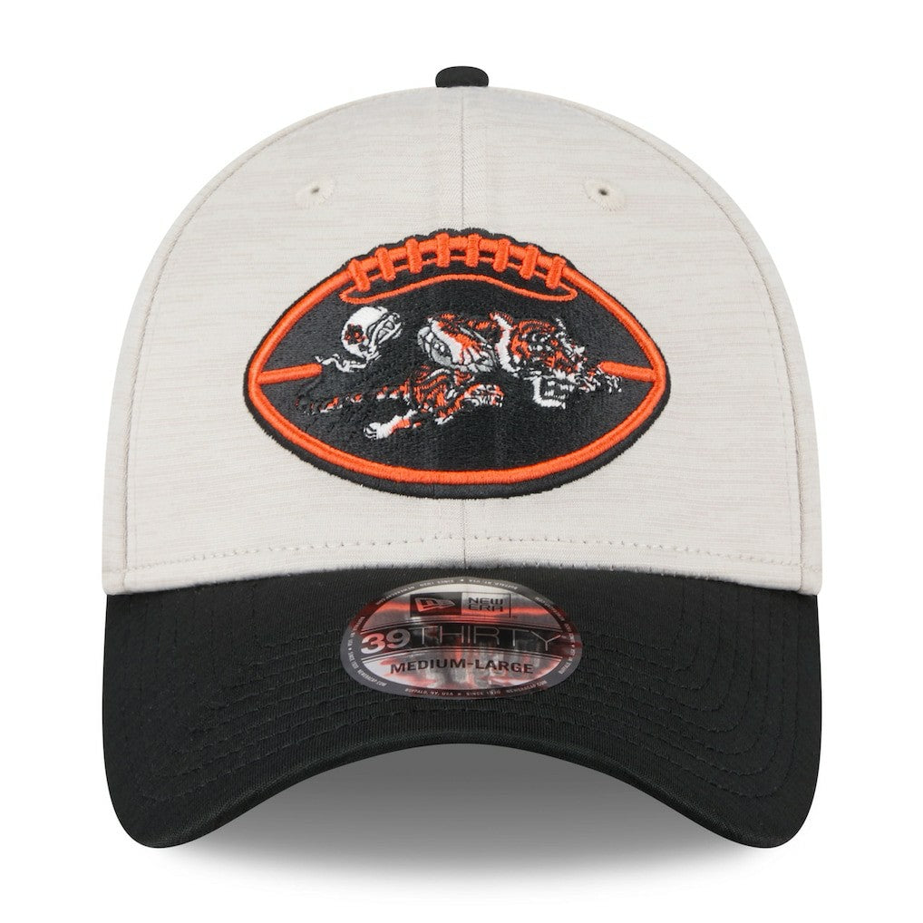 Cincinnati Bengals New Era 2024 Sideline Historic 39THIRTY Flex Hat Stone/Black | NFL