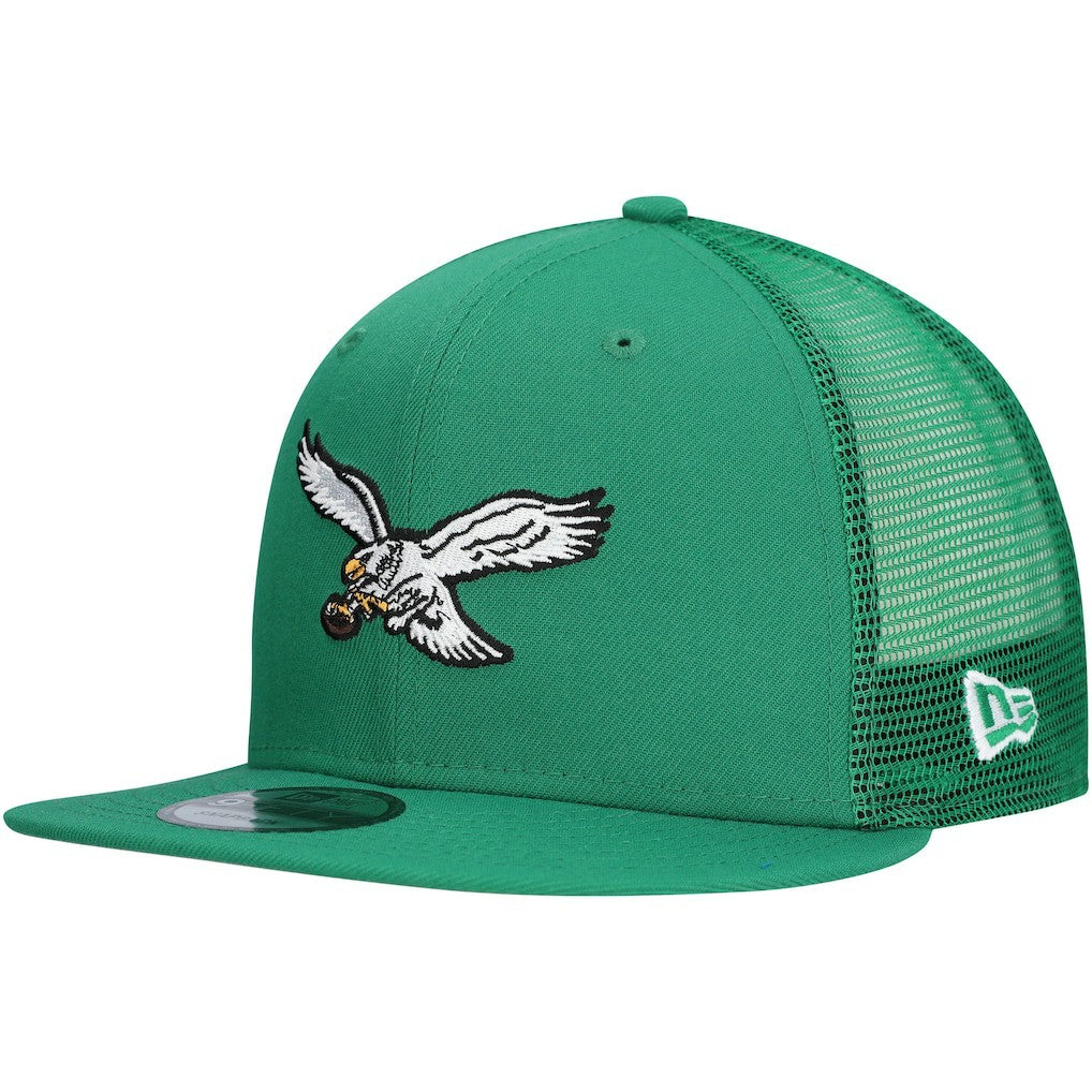 Philadelphia Eagles New Era Throwback Main Trucker 9FIFTY Snapback Hat Kelly Green | NFL