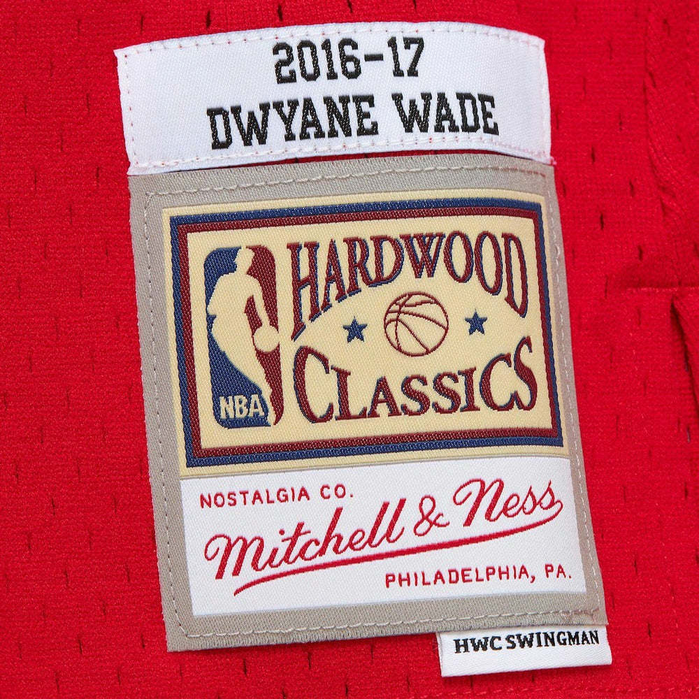 Dwyane Wade Chicago Bulls 2016/17 Hardwood Classics Swingman Jersey Red - NBA