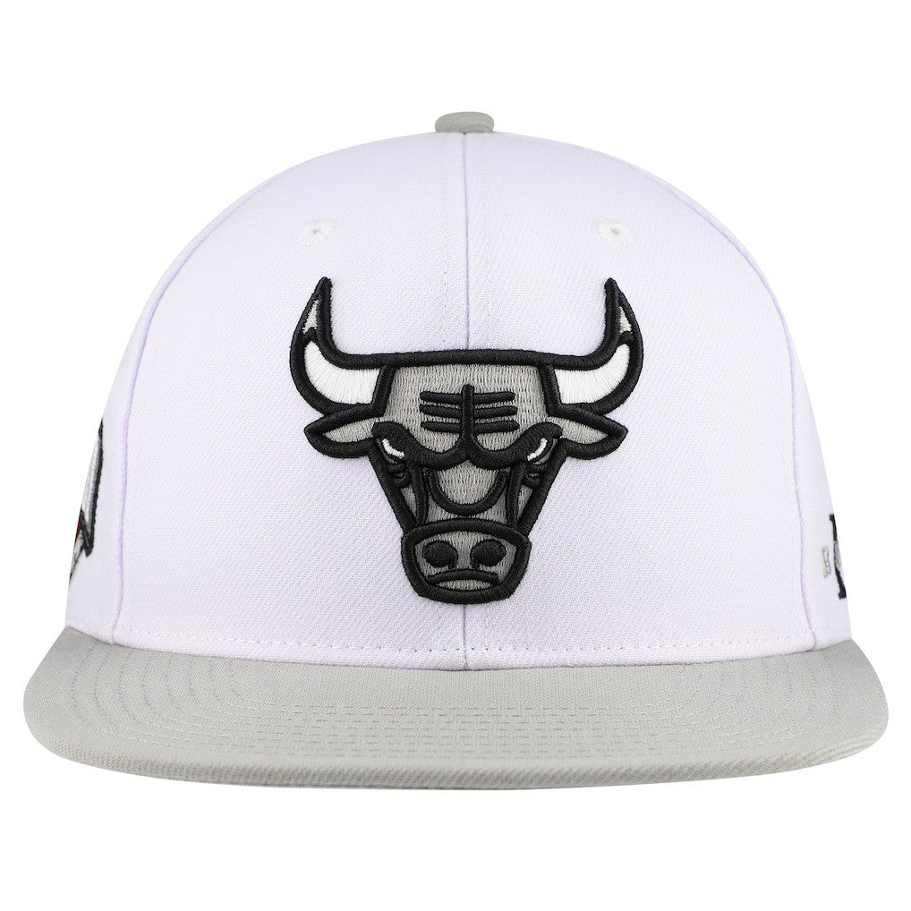 Chicago Bulls Core Snapback Hat White - NBA