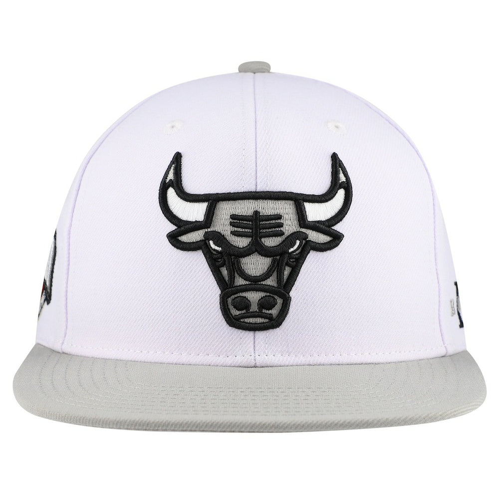 Chicago Bulls Core Snapback Hat White - NBA