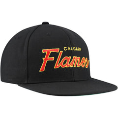 Calgary Flames Mitchell & Ness Core Team Script 2.0 Snapback Hat - Black - NHL