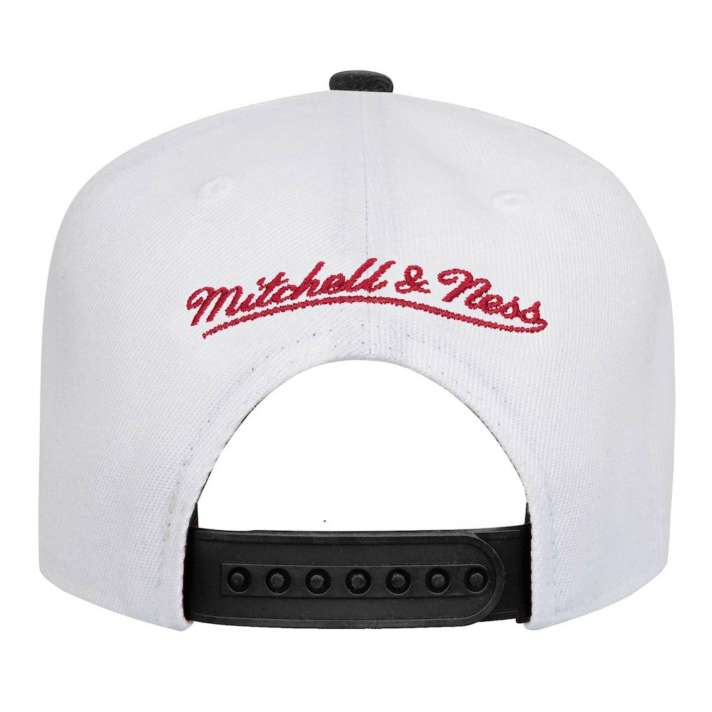 Chicago Bulls Youth Wave Runner Snapback Hat White - NBA