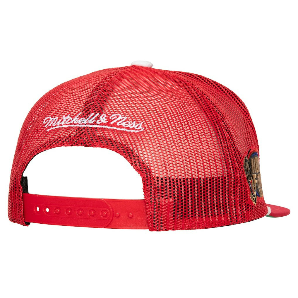 Chicago Bulls Roper Meshback Trucker Snapback Hat Red - NBA