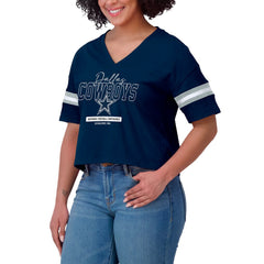 Dallas Cowboys WEAR by Erin Andrews Women's Color Block Boxy Modest Crop V-Neck T-Shirt Navy | NFL