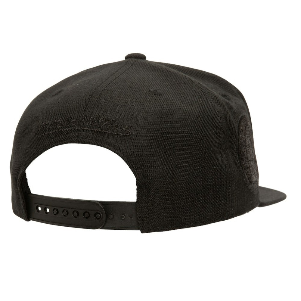 Boston Bruins Mitchell & Ness Soul Strike Pearl Tonal Snapback Hat - Black - NHL