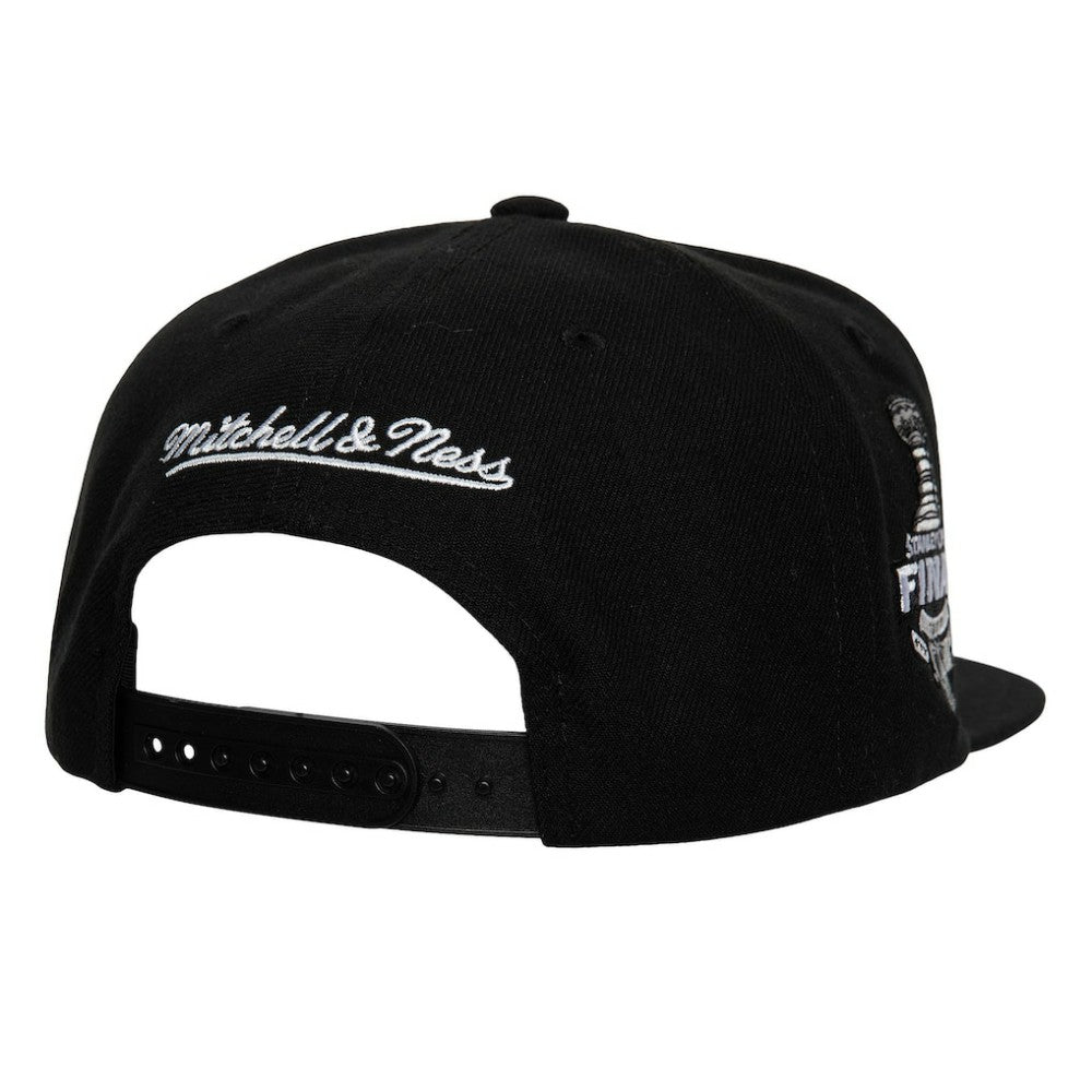Boston Bruins Mitchell & Ness Core Top Spot Snapback Hat - Black - NHL