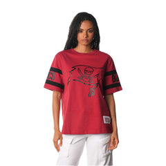 Tampa Bay Buccaneers The Wild Collective Women's Drop Shoulder T-Shirt Red | NFL