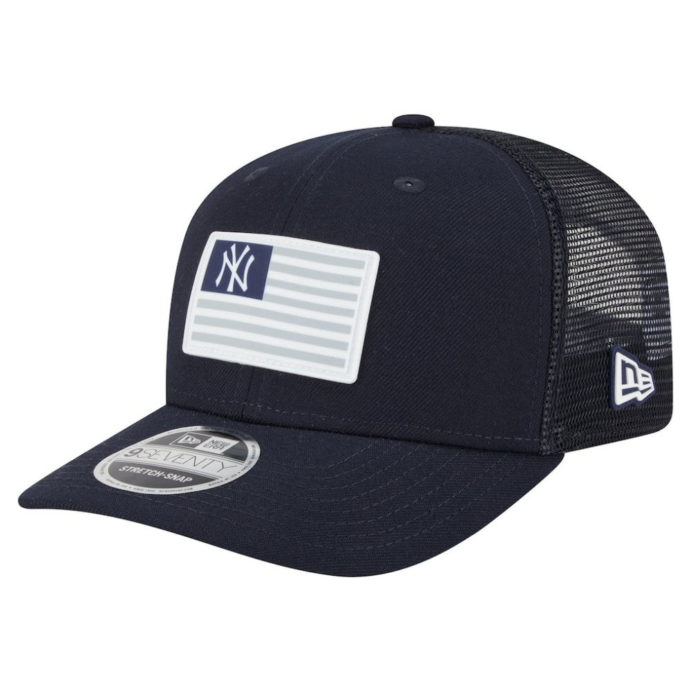 New York Yankees New Era Flag 9SEVENTY Stretch-Snap Hat - MLB