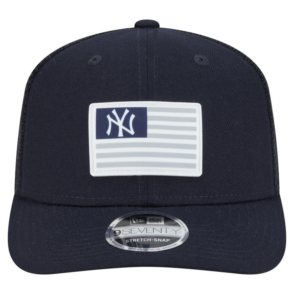 New York Yankees New Era Flag 9SEVENTY Stretch-Snap Hat - MLB