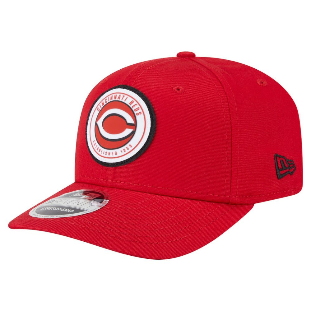 Cincinnati Reds New Era Circle Patch 9SEVENTY Stretch-Snap Hat - MLB