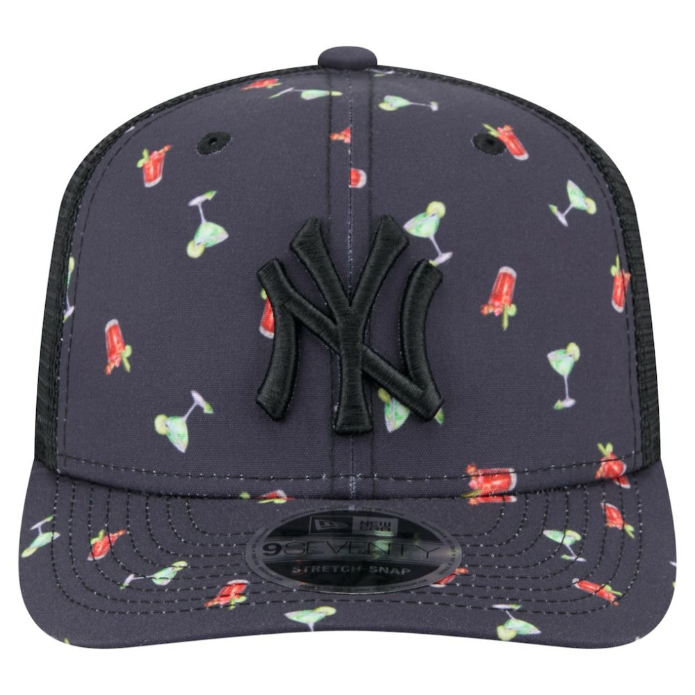 New York Yankees New Era Adventure Drinks Pattern 9SEVENTY Stretch-Snap Hat - MLB